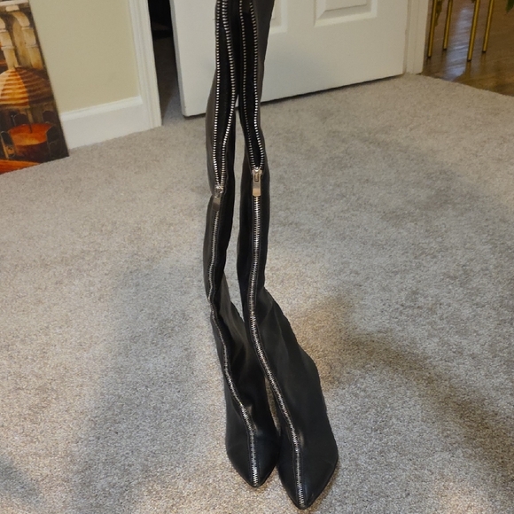 Black Knee-High Women's Boots - Picture 8 of 11